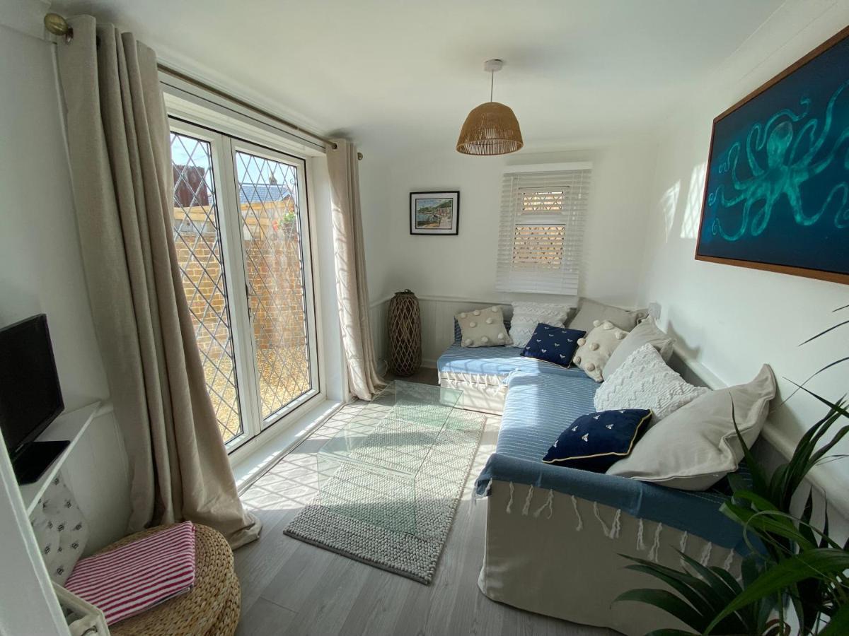 Leeward Lodge Totland エクステリア 写真